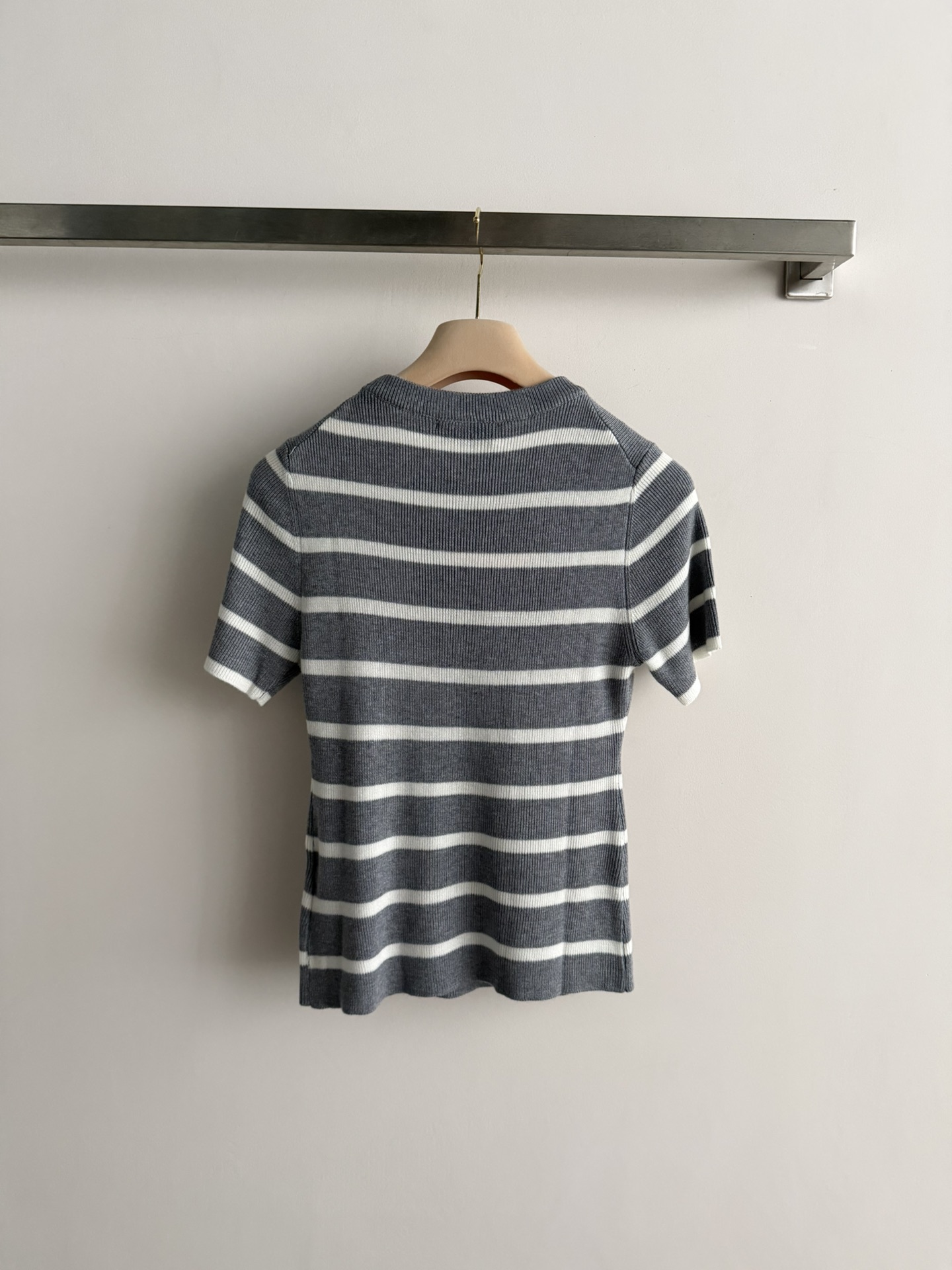 Women's short sleeves